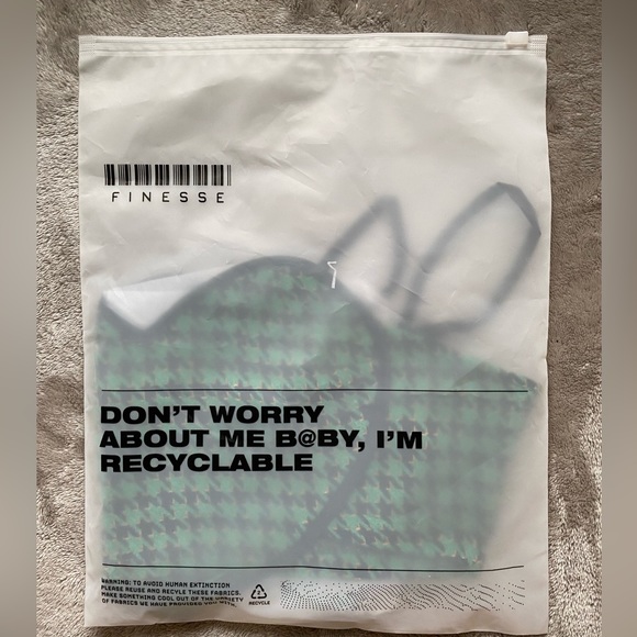 FINESSE Misty Green Houndstooth - Picture 3 of 5